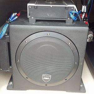 Wet Sounds AS-10 and two HT4 amps, with sub level control