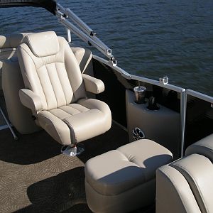 Boat Queen Chair.JPG