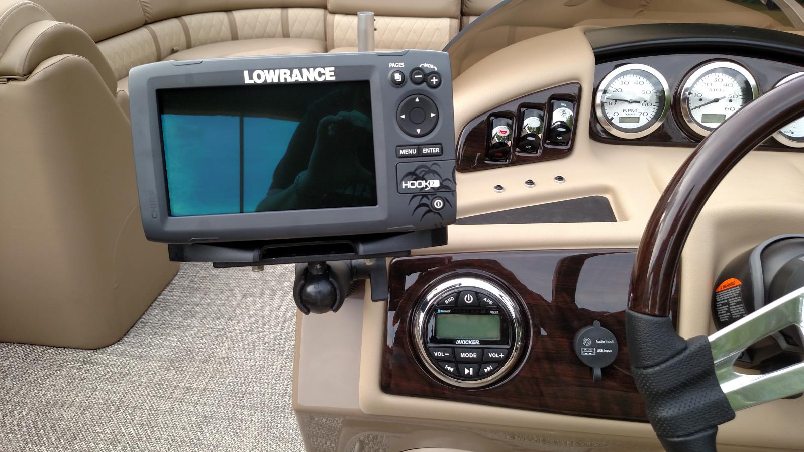 Lowrance Hook 7