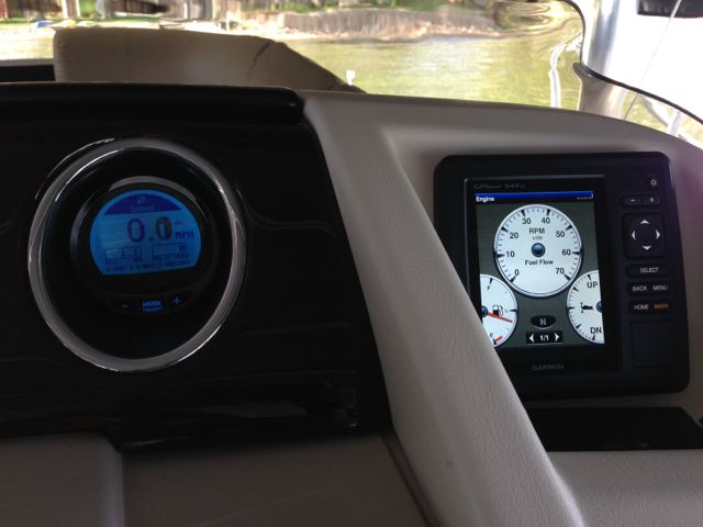 MercMonitor with engine gauge display on Garmin 547XS