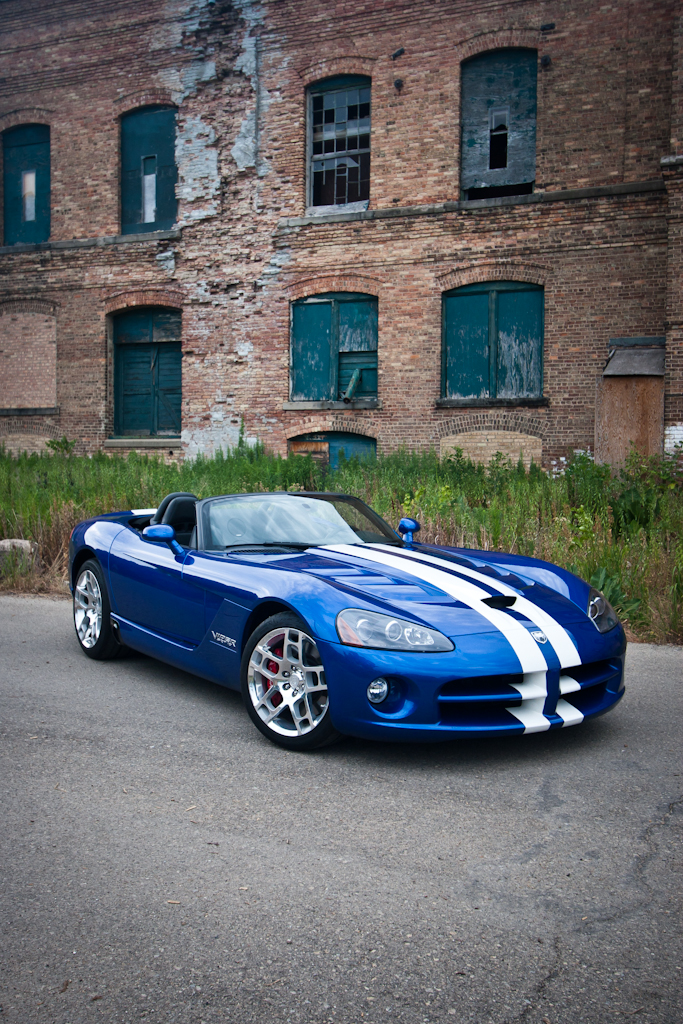 Viper SRT10 - Old Building 1